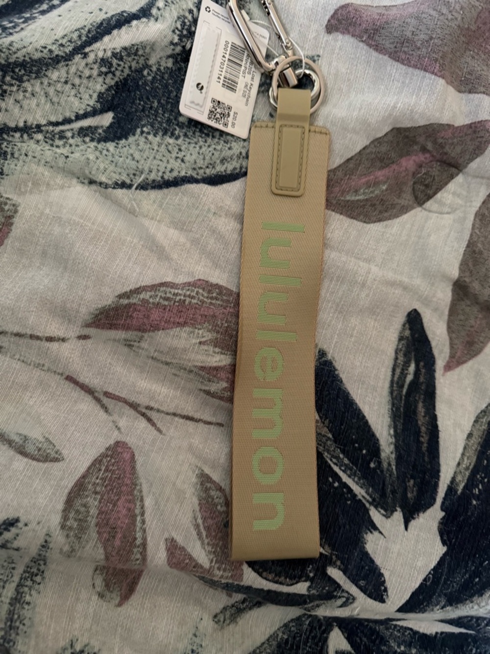 Lululemon Never Lost Keychain Trench/Pistachio